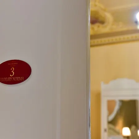 Palazzo Degli Affreschi Bed & Breakfast Catania