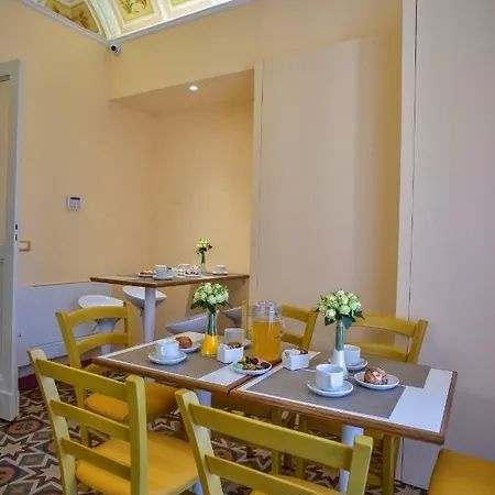 Palazzo Degli Affreschi Bed & Breakfast
