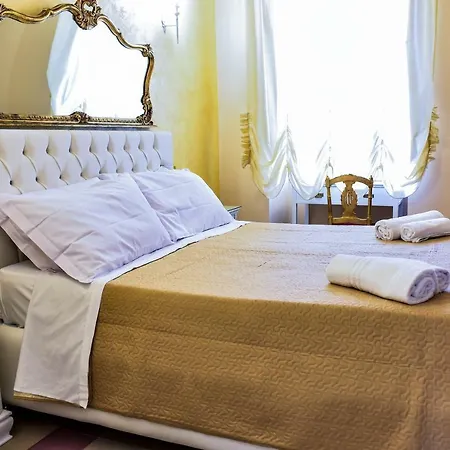 Palazzo Degli Affreschi Bed & Breakfast