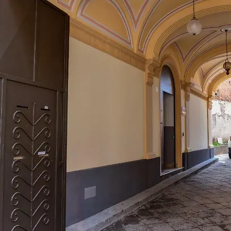 Palazzo Degli Affreschi *