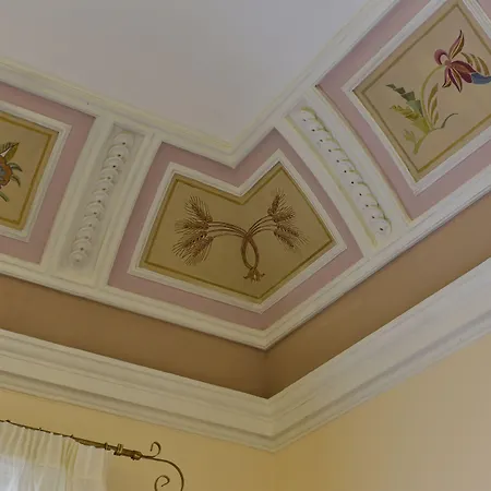 Bed & Breakfast Palazzo Degli Affreschi 4*