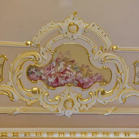 Bed & Breakfast Palazzo Degli Affreschi *