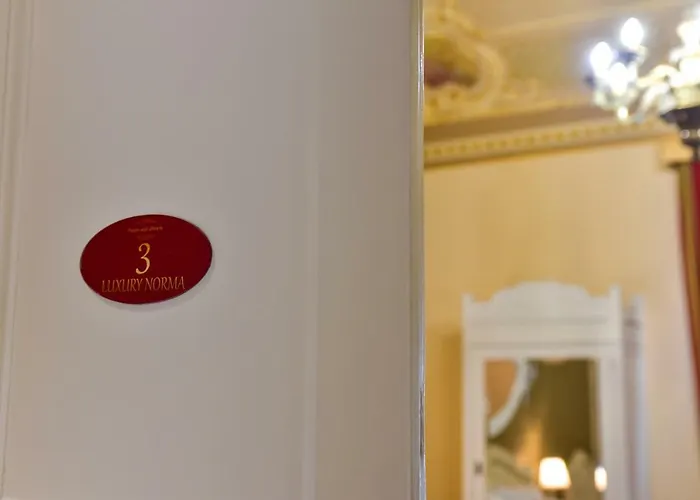 Palazzo Degli Affreschi Bed & Breakfast Catania