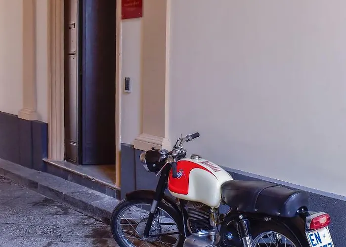 Palazzo Degli Affreschi Bed & Breakfast