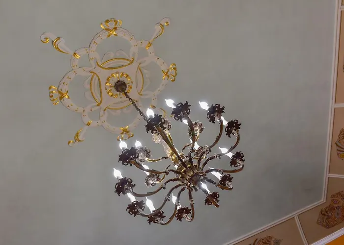 Palazzo Degli Affreschi Bed & Breakfast