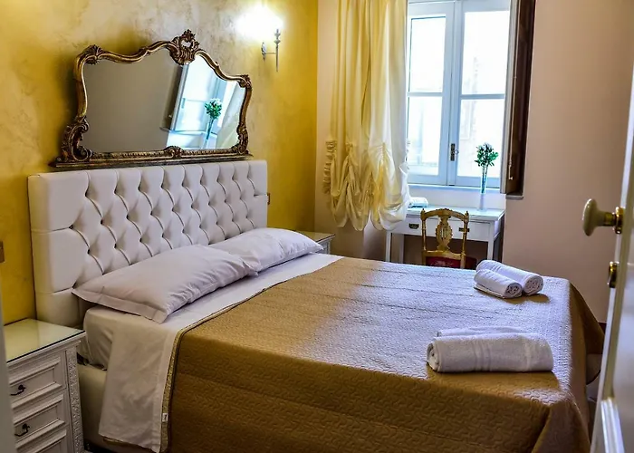 Palazzo Degli Affreschi 4*