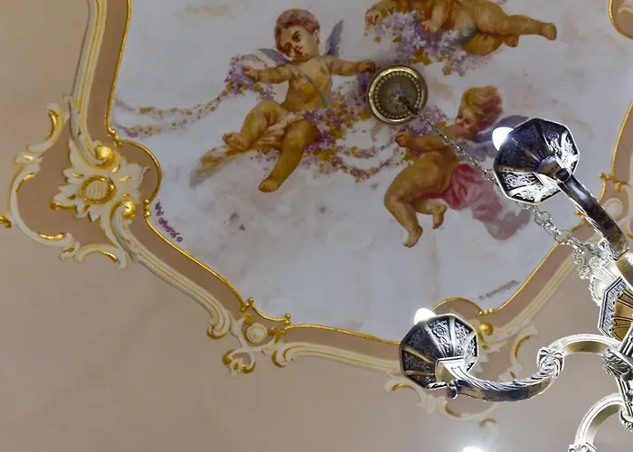 Palazzo Degli Affreschi 4*